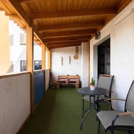 Casa Krisma, Fabulous Modern Spacious 2 Bedrooms Apartment, Remote Work, Fast Wifi, Parking And Ac Lejlighed