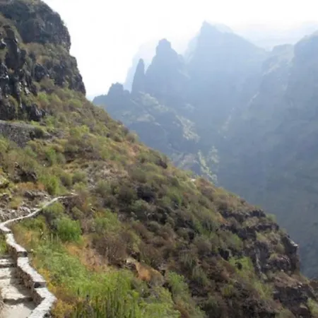 Casa Krisma, Fabulous Modern Spacious 2 Bedrooms Apartment, Remote Work, Fast Wifi, Parking And Ac * 아데제