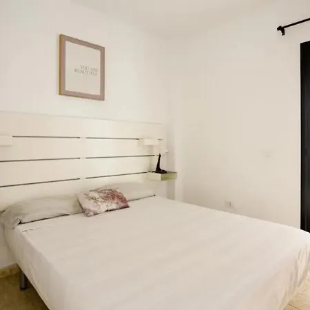 Casa Krisma, Fabulous Modern Spacious 2 Bedrooms Apartment, Remote Work, Fast Wifi, Parking And Ac