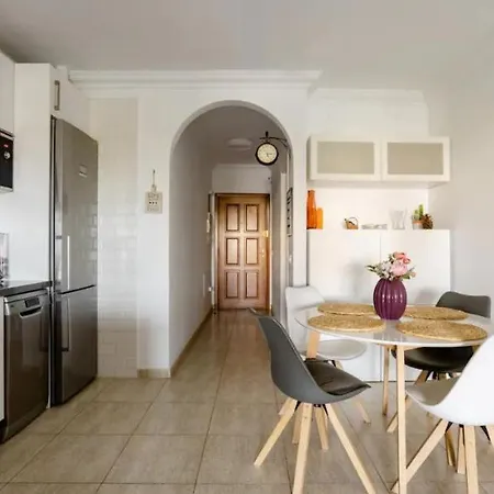 Casa Krisma, Fabulous Modern Spacious 2 Bedrooms Apartment, Remote Work, Fast Wifi, Parking And Ac