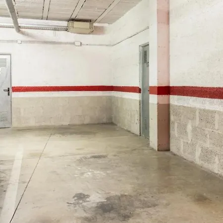 Apartman Casa Krisma, Fabulous Modern Spacious 2 Bedrooms Apartment, Remote Work, Fast Wifi, Parking And Ac *