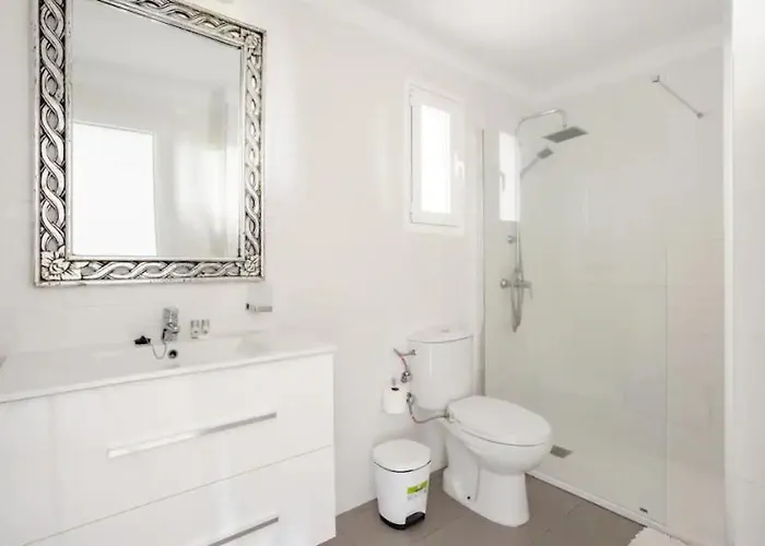 Casa Krisma, Fabulous Modern Spacious 2 Bedrooms Apartment, Remote Work, Fast Wifi, Parking And Ac 아데제