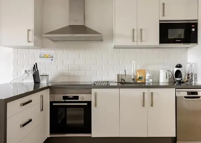 Casa Krisma, Fabulous Modern Spacious 2 Bedrooms Apartment, Remote Work, Fast Wifi, Parking And Ac